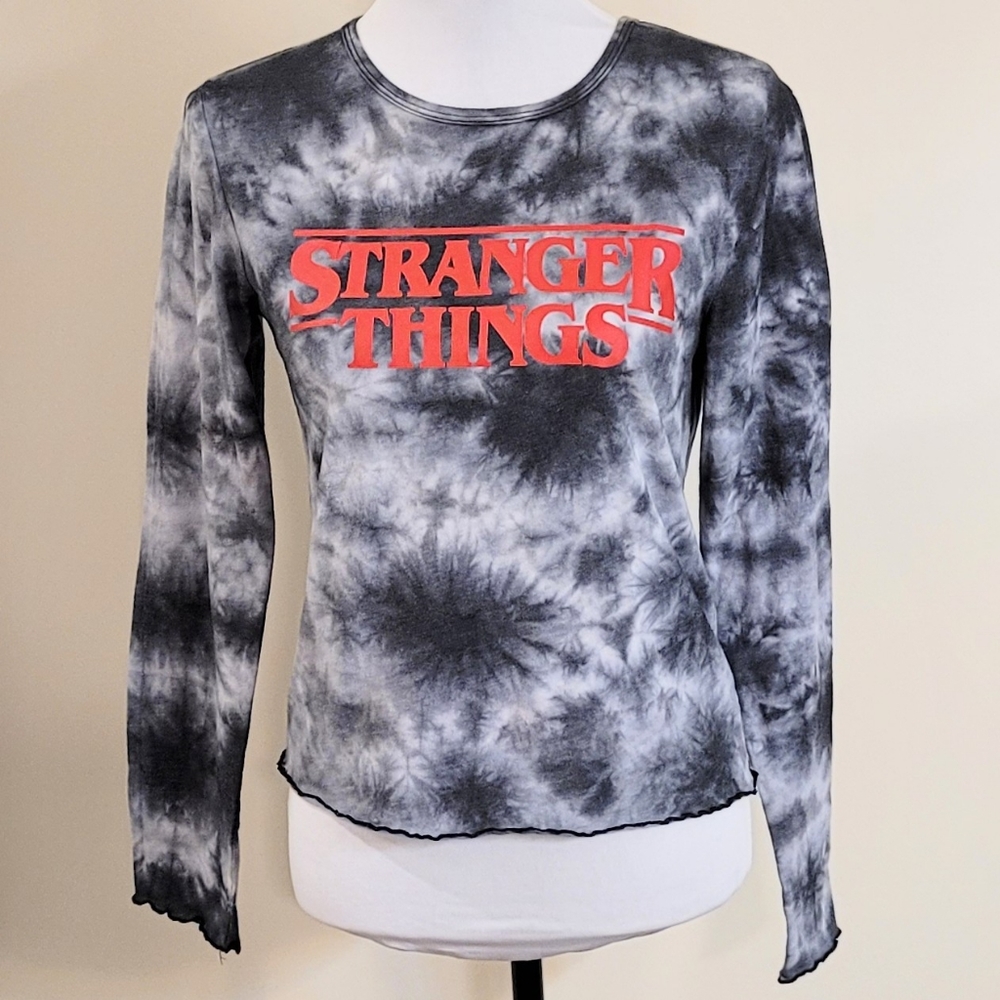 Netflix Stranger Things tshirt small